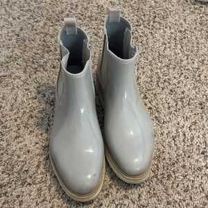Women’s Gray Chelsea Boots